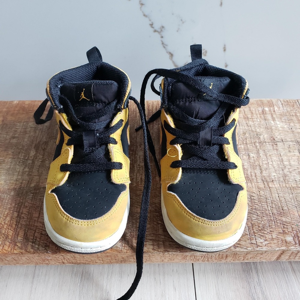 Jordan 1 Mid Reverse New Love Boys 8C Black Yellow High Top Sneakers Colorblock